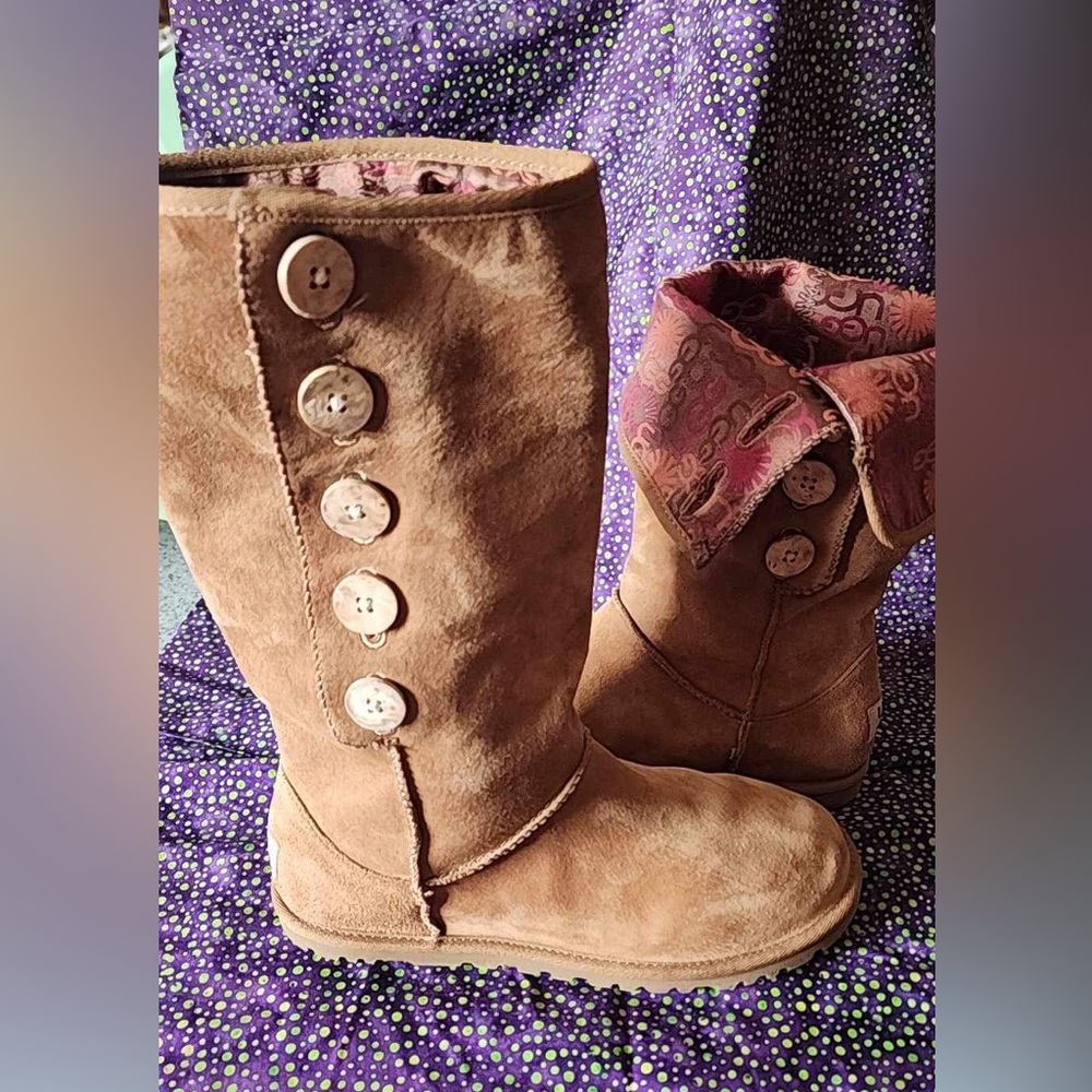 UGG Australia Boots Size 6